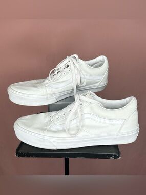 Vans Old Skool Wide White Low Top Canvas Sneakers